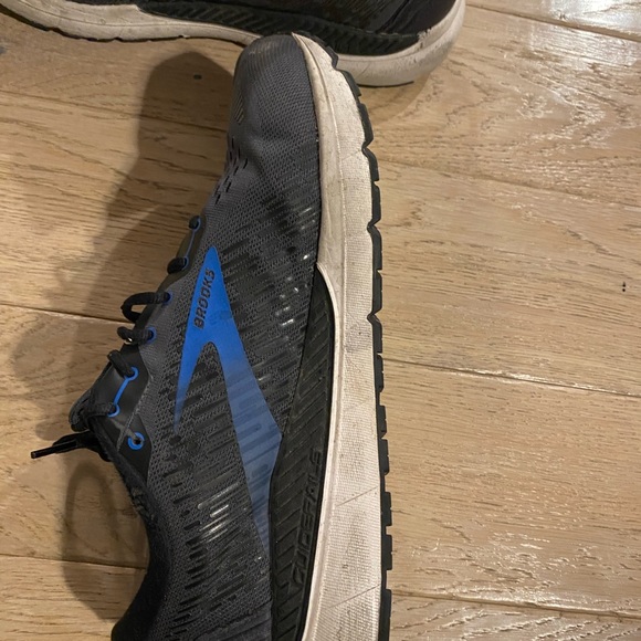 Brooks Running Shoes - Addiction GTS 15 - Size 12 2E - Picture 2 of 5